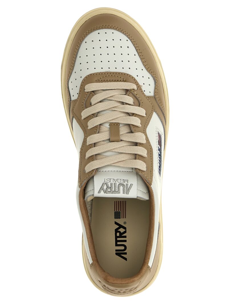 'Medalist Low' sneakers 100% cow leather (Bos Taurus) AUTRY Beige